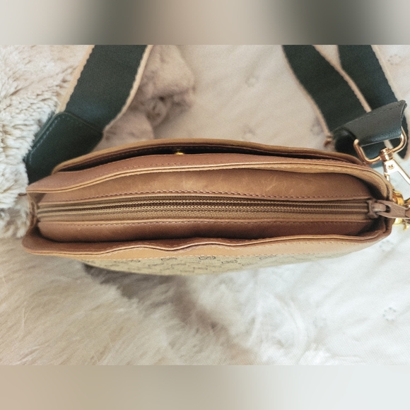 Gucci Micro GG Crossbody - Picture 5 of 16